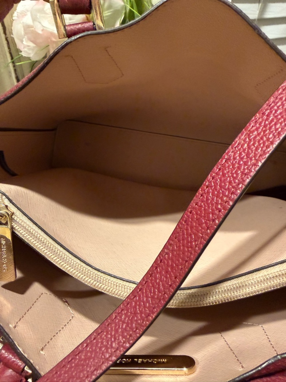 Michael Kors Red Leather Saffiano Tote with Matching Wallet - Picture 2 of 3